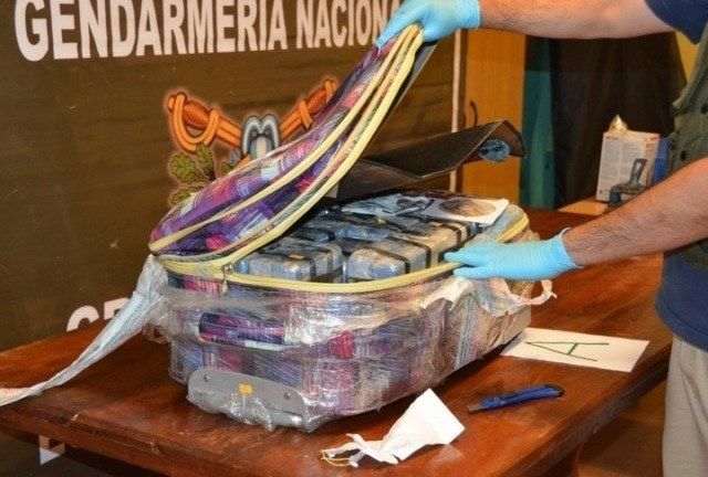 Bu da oldu:   səfirlikdə 400 kiloqram heroin aşkarlandı - FOTO
